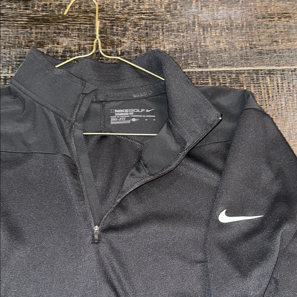 Nike Black Performance Jacket for Ultimate Comfort